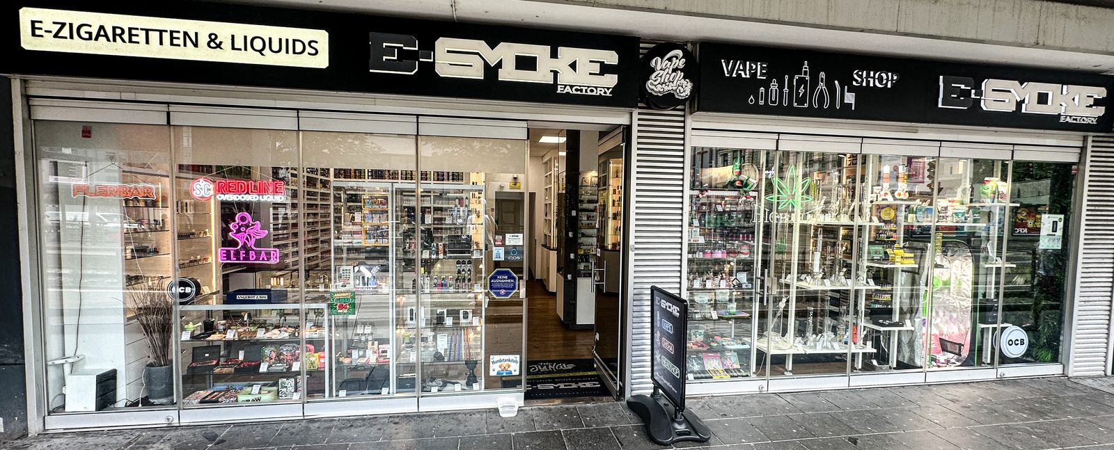Ladenfassade von ESMOKE am Pantaleonswall — so sieht es aus, wenn du ankommst